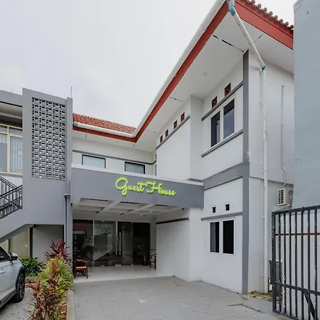 Urbanview Hotel Yampi-3